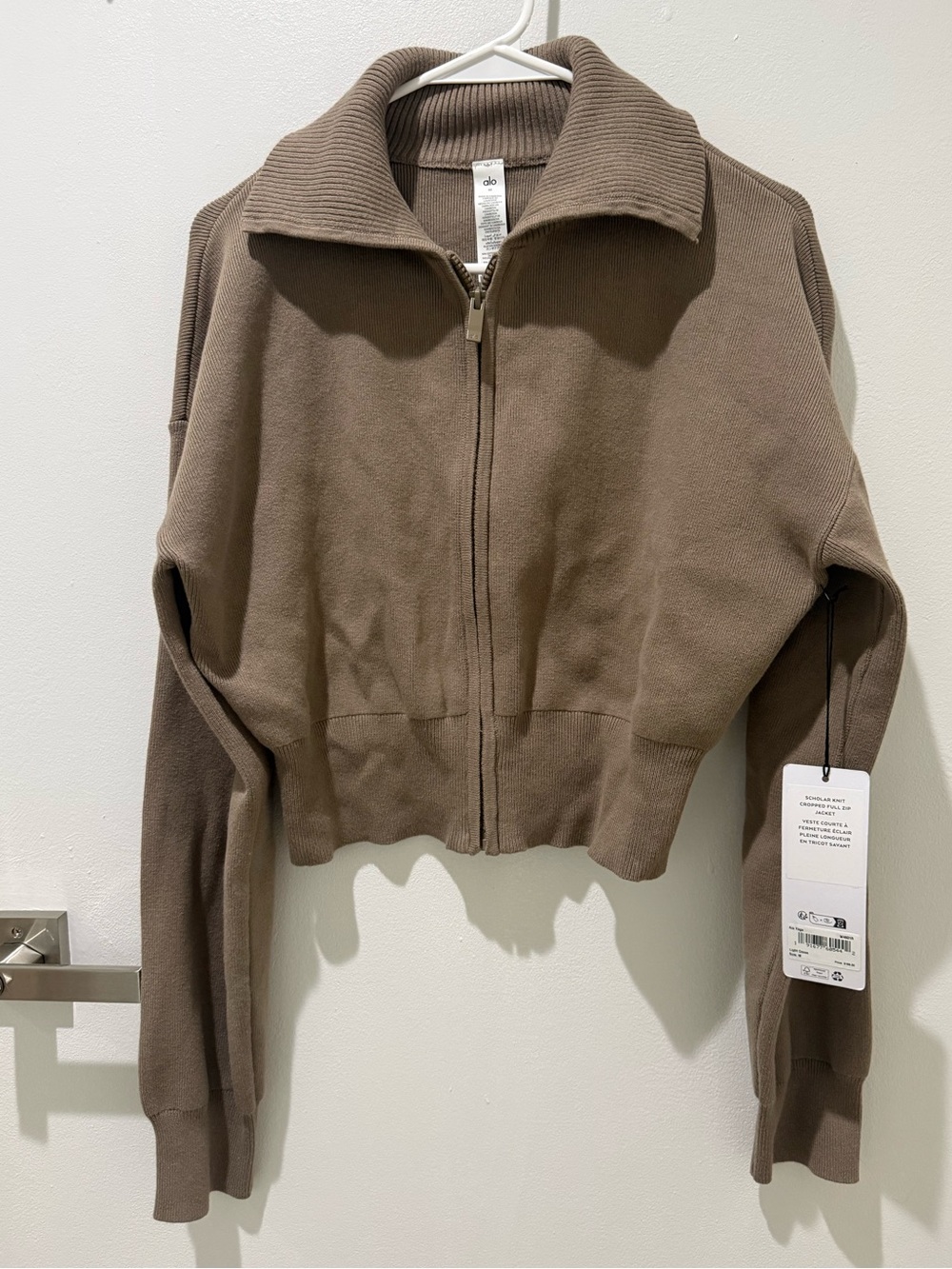 NWT Alo Yoga Scholar Knit Cropped Full Zip Jacket Light Cocoa Medium - Picture 3 of 7